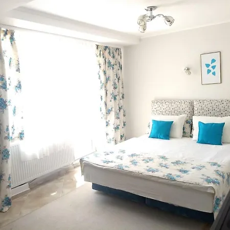 Hotell White Rose Guest 2*