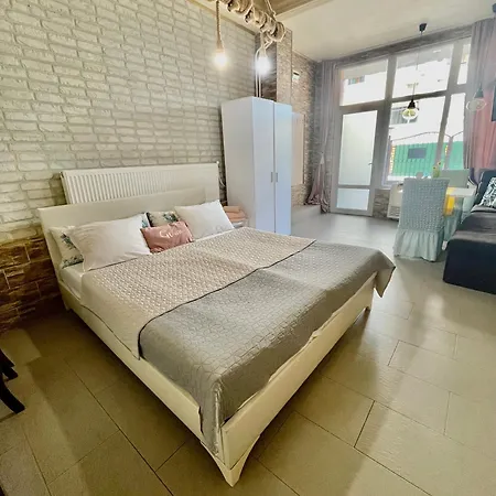 White Rose Guest Hotell 2*