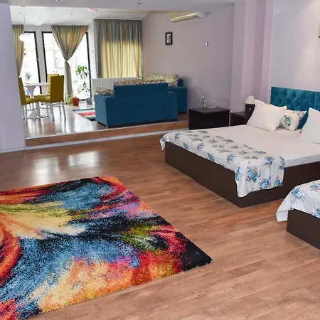 White Rose Guest 2* Burgas