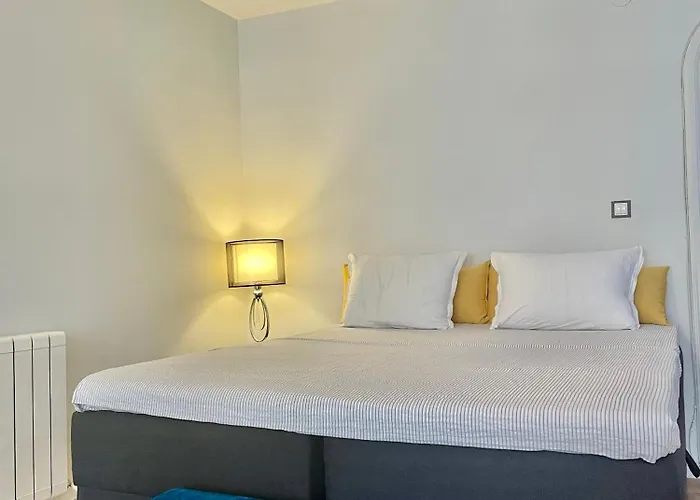 White Rose Guest 2* Burgas