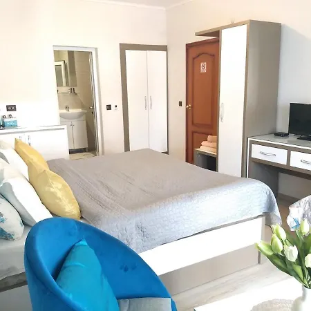 White Rose Guest 2* Μπουργκάς