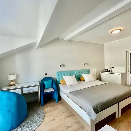 White Rose Guest 2* Burgas