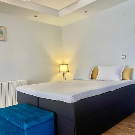 Ξενοδοχείο White Rose Guest