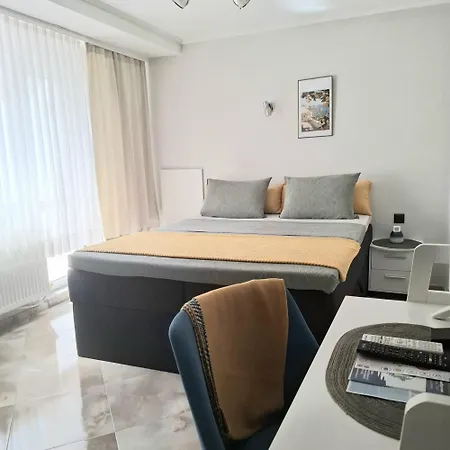 White Rose Guest 2* Burgaz
