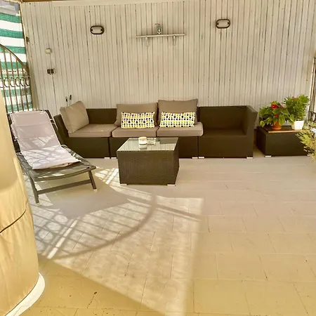 White Rose Guest Otel 2*