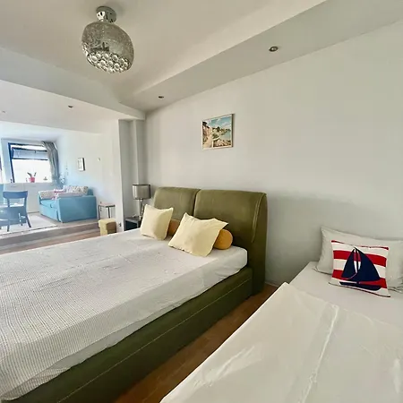 White Rose Guest 2* Burgaz