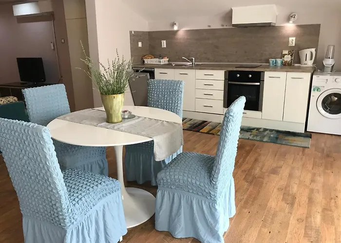 White Rose Guest Хотел Бургас