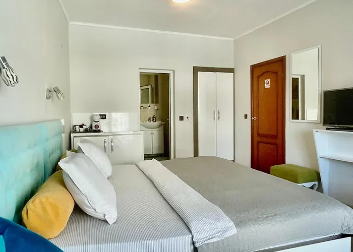 White Rose Guest 2* Бургас