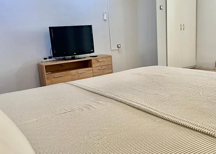 White Rose Guest Хотел Бургас